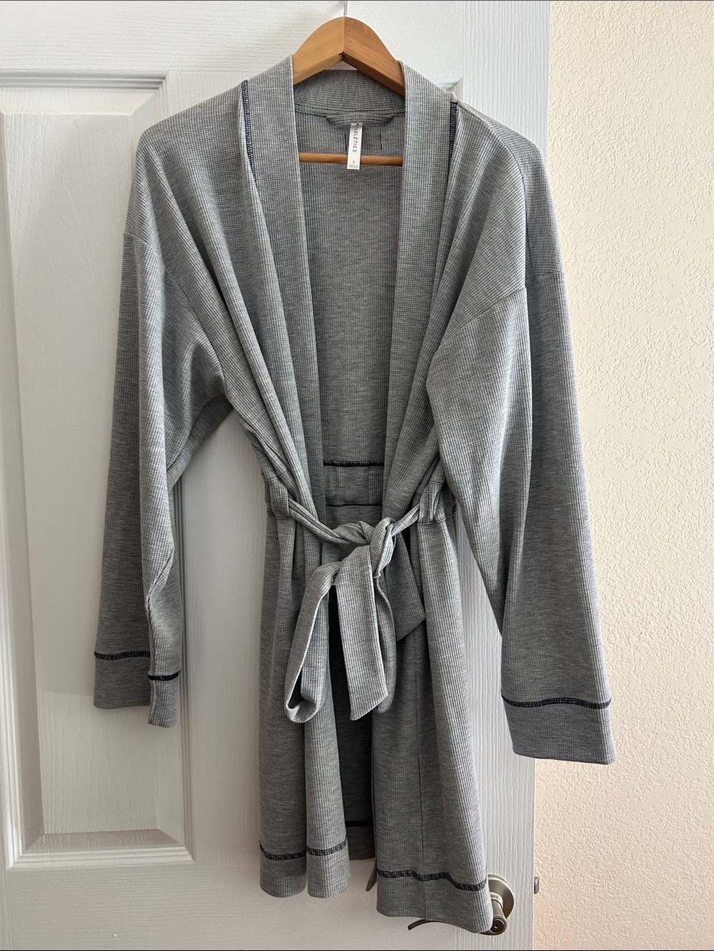 😴 Fabletics Waffle Tie-Waist Robe